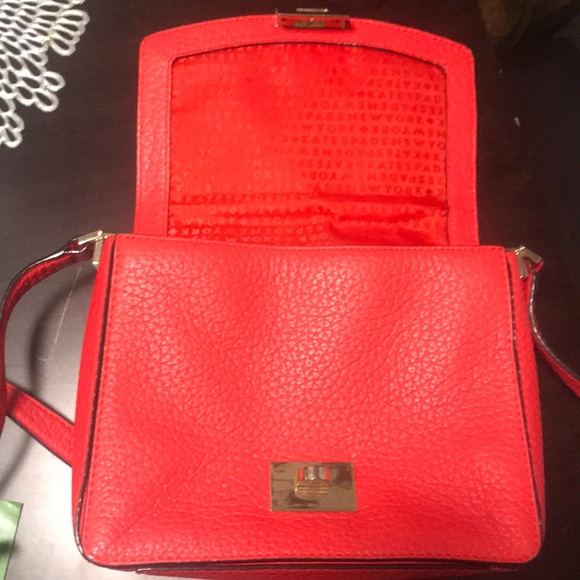 Kate Spade crossbody. Looks like new - Picture 3 of 3